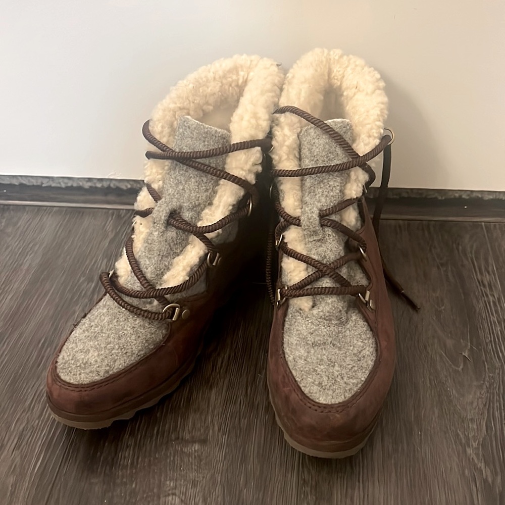 Sorel Like New Boots